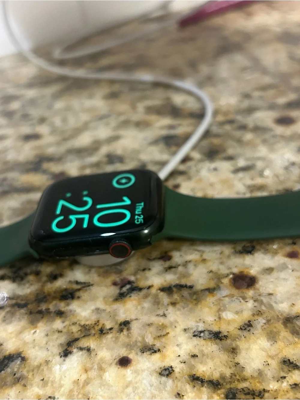 Apple Watch in Forest Green with Matching Sport Ban Series 7/45 mm GPS+Cellular